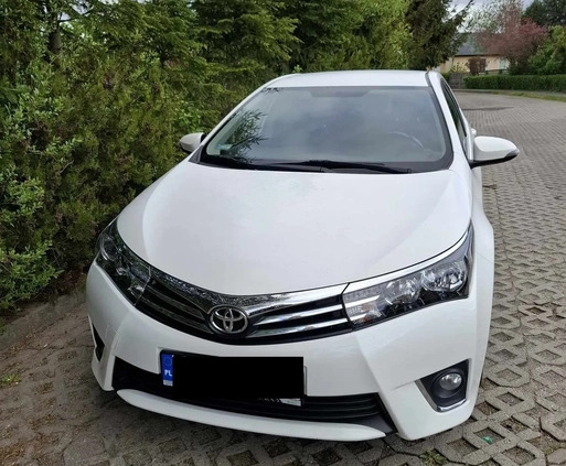 Toyota Corolla cena 50000 przebieg: 132432, rok produkcji 2015 z Góra małe 46